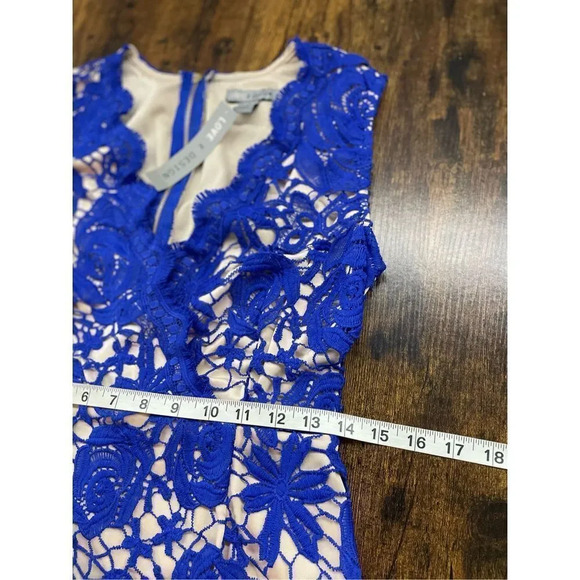 Love X Design Selma Surplice Lace dress - Picture 9 of 12